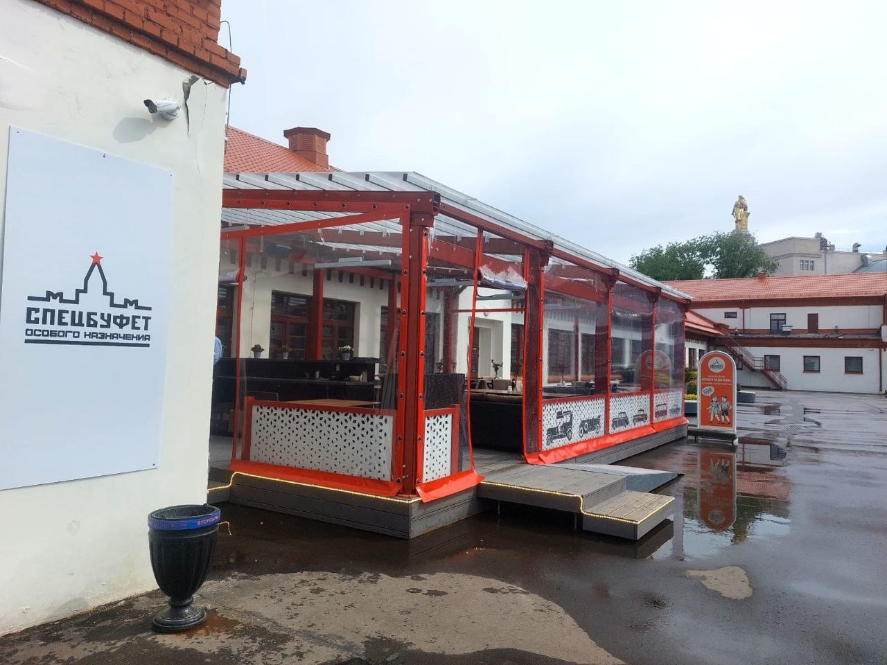 ПВХ шторы для летней террасы кафе в Павловске